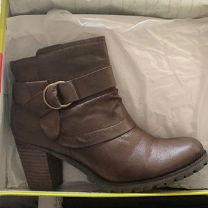 BearTraps boots sz 9